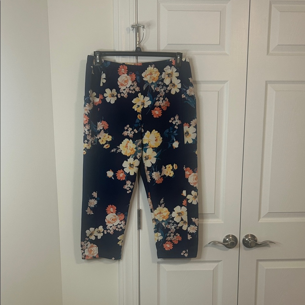 Serengeti Women’s Floral Cropped Leggings - Navy and Multicolor with pockets